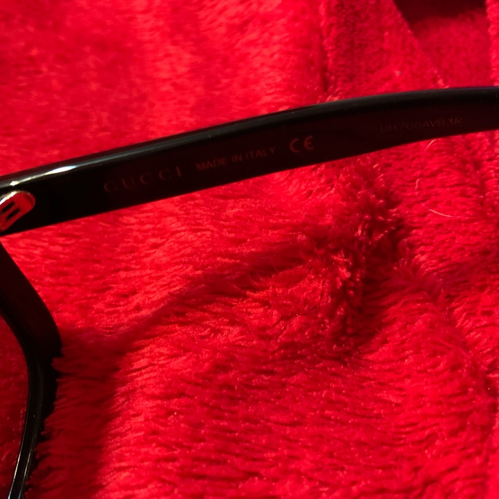 Gucci Oversized Rectangular Sunglasses - Picture 5 of 9